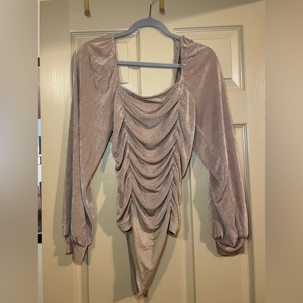 Chic Ruched Long Sleeve Bodysuit - Picture 2 of 9